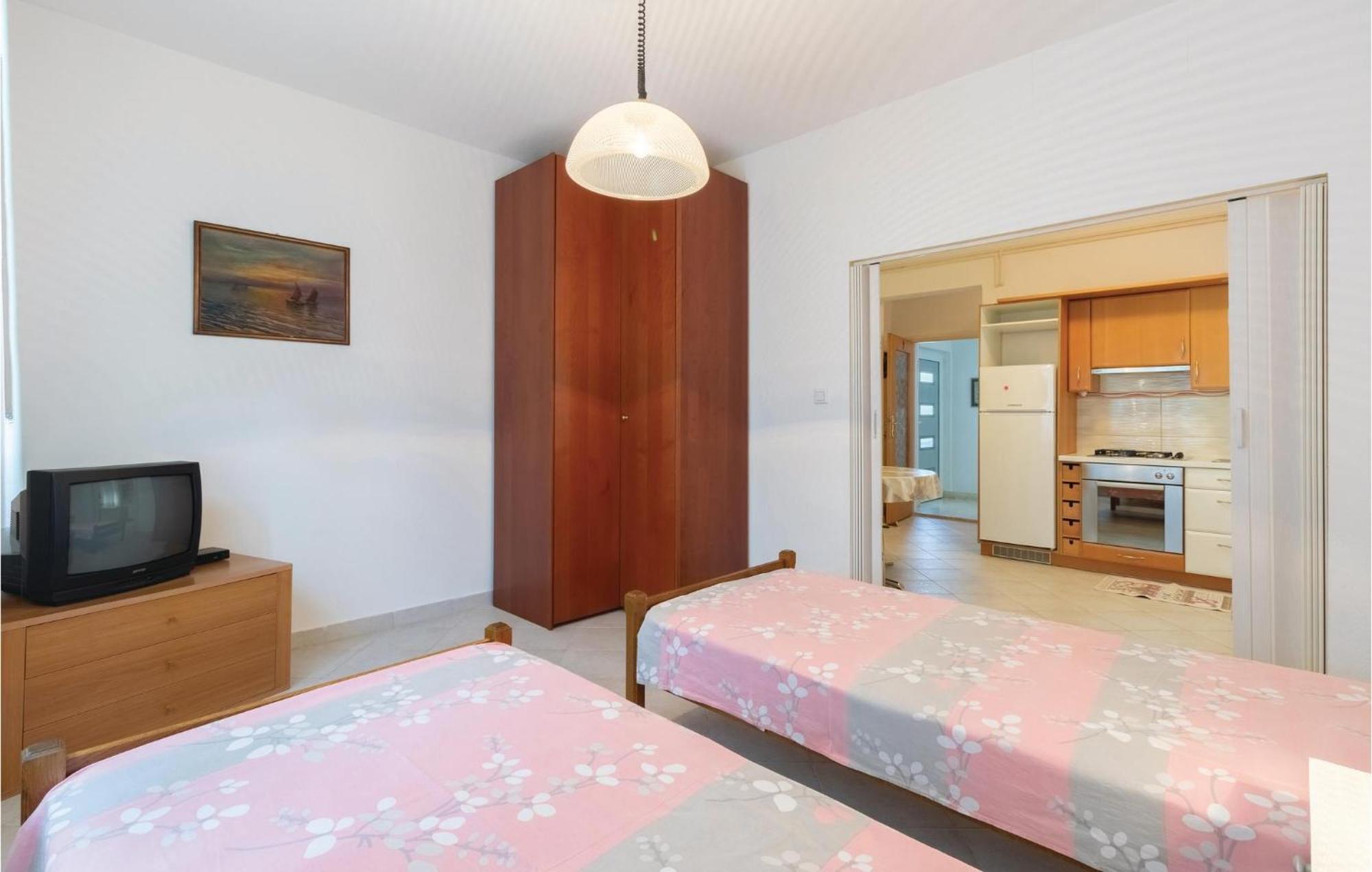 Nice Apartment In Zadar With Kitchen Eksteriør billede