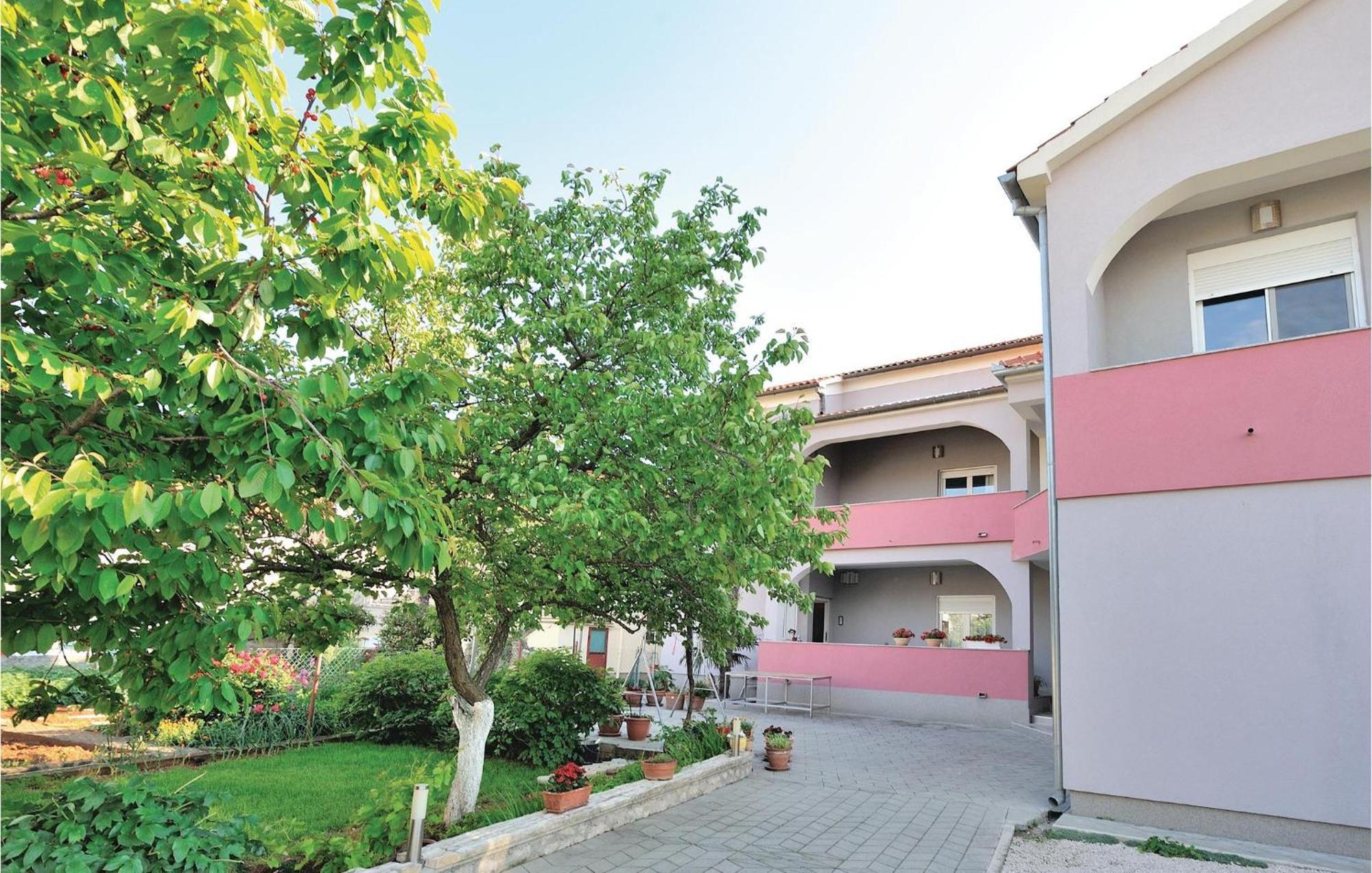 Nice Apartment In Zadar With Kitchen Eksteriør billede